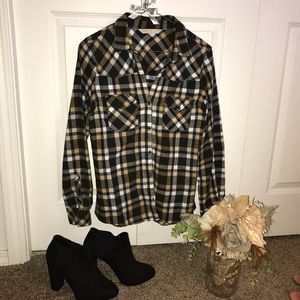 ✨ ZARA button up shirt🖤